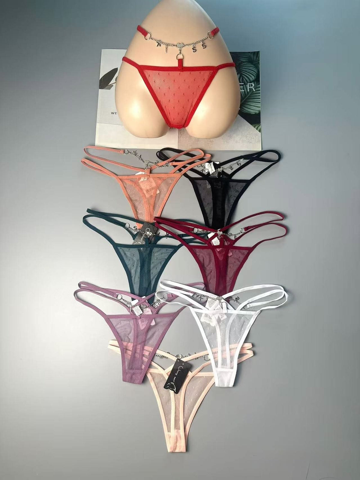 String Sexy en Tulle & Détails Bijoux